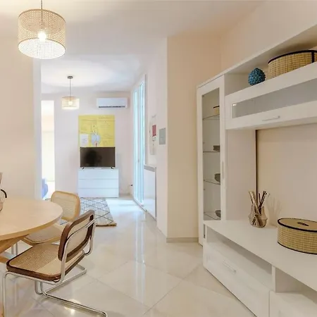 Apartment Indipendenza Cozy With Private Garden Florence