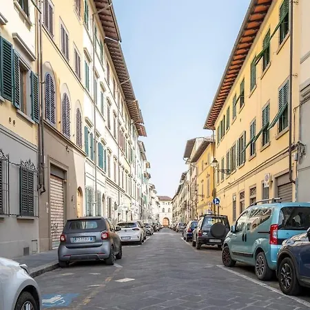 Indipendenza Cozy With Private Garden Apartment